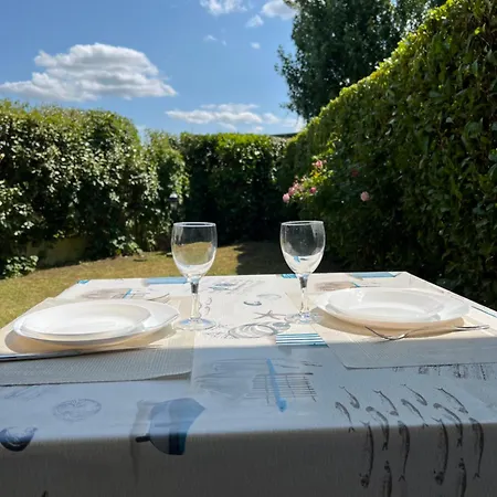 Cosy Avec Jardin كابورغ