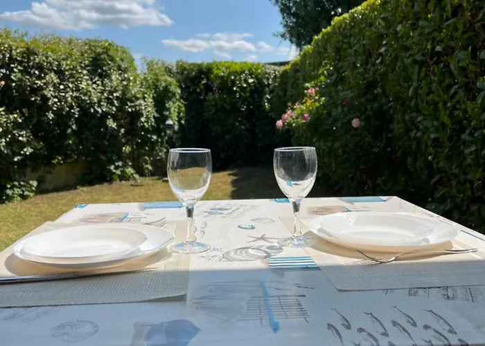 Cosy Avec Jardin كابورغ